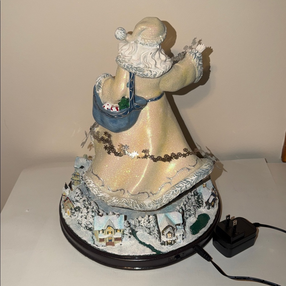 Thomas Kinkade Limited Edition Rotating Musical Santa Figurine. AA2534 NWOT - Picture 3 of 11